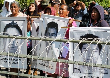 Padres de los 43 piden a AMLO regreso del GIEI. Noticias en tiempo real