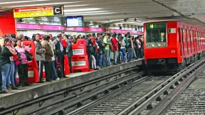 Metro_gente espera