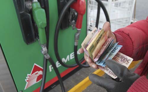 Depreciación del peso impactará en el precio de las gasolinas: analistas. Noticias en tiempo real