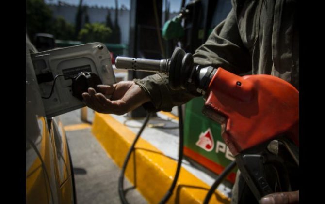 Gasolina se ha encarecido 77% en lo que va del Sexenio de Peña. Noticias en tiempo real