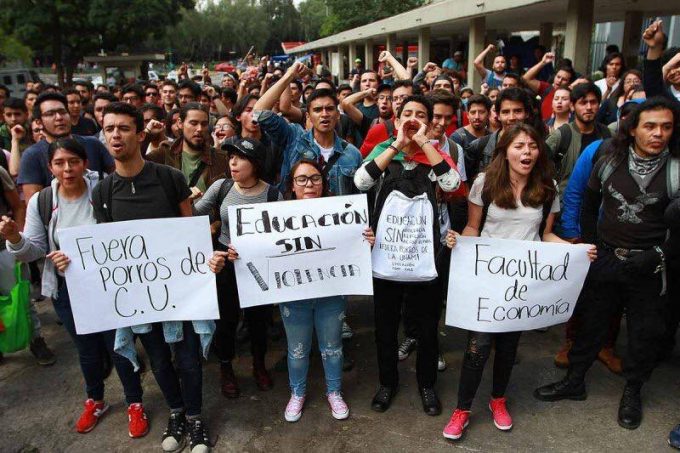 Porros de la UNAM apoyan a MORENA y hasta van a mítines. Noticias en tiempo real