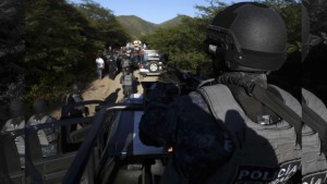 0646_policia-federal-en-iguala_620x350