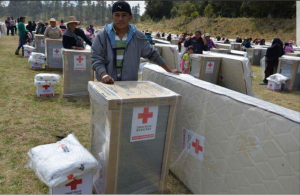 CruzRojaEM_entrega_colchones