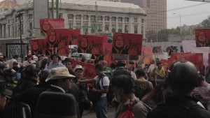 MANIFESTANTES CONTRA AMLO