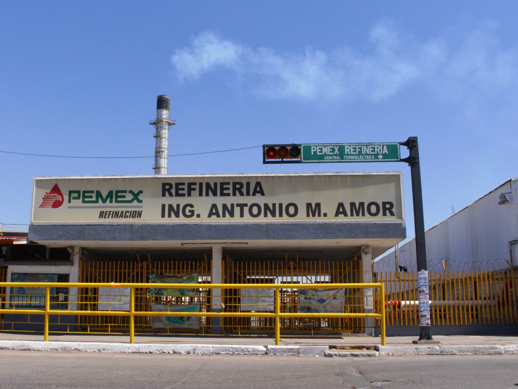 Estalla pelea por Refinería; matan a ingeniero de PeMex. Noticias en tiempo real