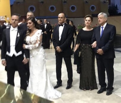 ExVocero de AMLO realiza una boda entre “Ángeles…”. Noticias en tiempo real