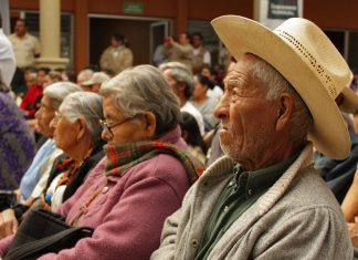 PRECIOS de los SEGUROS MÉDICOS se disparan; alzas afectan a los ADULTOS MAYORES