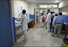 Guardias prolongadas, desgaste emocional y agresiones, son los desafíos de ejercer MEDICINA en MÉXICO