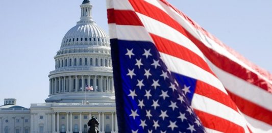 CORTE de EEUU anula decreto de TRUMP que limitaba el derecho a la CIUDADANÍA ESTADOUNIDENSE