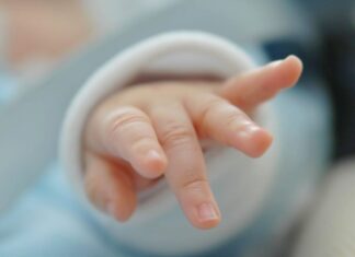 La tasa de FECUNDIDAD sigue a la BAJA; en CDMX es en promedio de 0.8 hijos por mujer