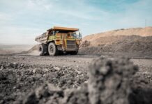 10 TRABAJADORES vinculados a una operación MINERA en el sur de SINALOA fueron SECUESTRADOS