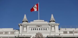 PERÚ se queda SIN PRESIDENTE otra vez: CONGRESO destituye al mandatario interino José JERÍ
