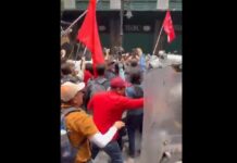VIDEO: MAESTROS de la CNTE y POLÍCAS de la CDMX se enfrenta cuando se les impidió el paso al Zócalo