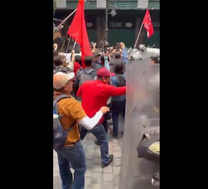 CNTE-MANIFESTACION-POLICIASCDMX