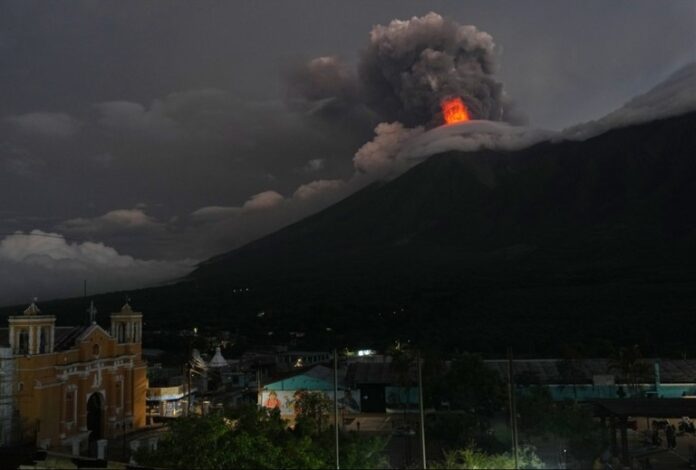 volcan de fuego-guatemala